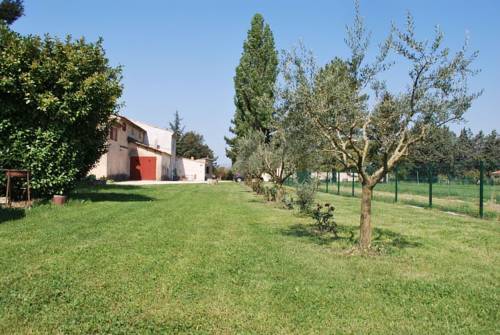 Cadenet France Last Minute Discount Code Booking.com