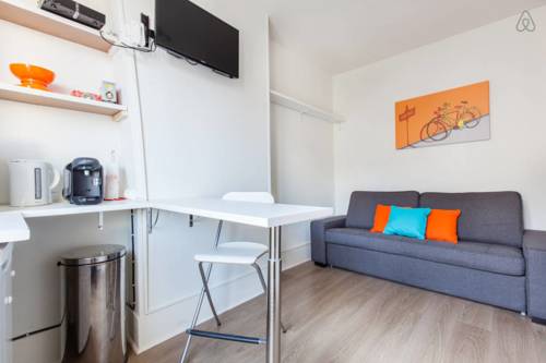Klischee Frankreich Last-Minute-Rabattcode Booking.com