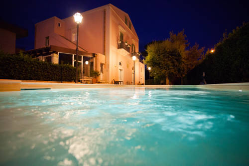 Matera Italia Último Minuto Código de Descuento Booking.com