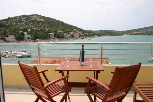 Tisno Croacia Último Minuto Código de Descuento Booking.com