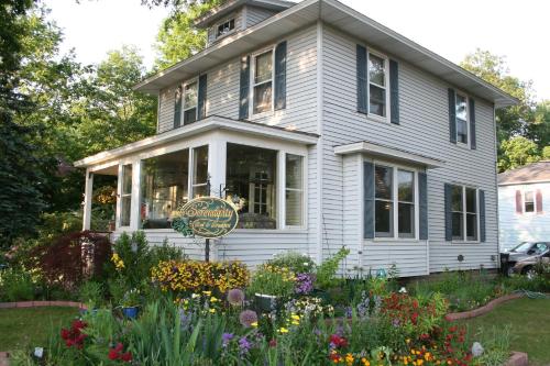 Saugatuck (MI) United States Last Minute Discount Code Agoda.com