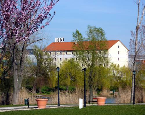 Törökbálint Hungary Last Minute Discount Code Booking.com