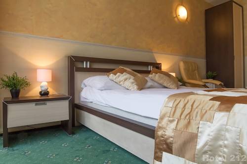 Warszawa Polonia Último Minuto Código de Descuento Booking.com