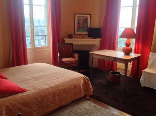 Réau France Last Minute Discount Code Booking.com