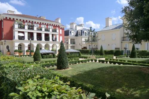 Serris France Last Minute Discount Code Booking.com