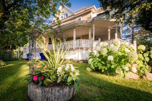 Scotstown (Québec) Canada Last Minute Discount Code Booking.com