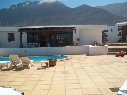 Famara Spanje Laatste minuut Kortingscode Booking.com