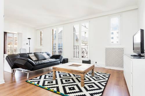 Puteaux Frankreich Last-Minute-Rabattcode Booking.com
