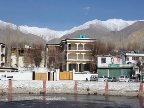 Leh India Último Minuto Código de Descuento Booking.com