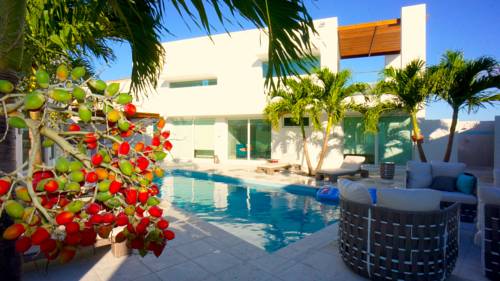 Jimmy Hill Bahamas Last Minute Discount Code Booking.com