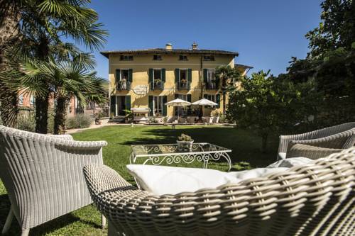Carona Switzerland Last Minute Discount Code Booking.com