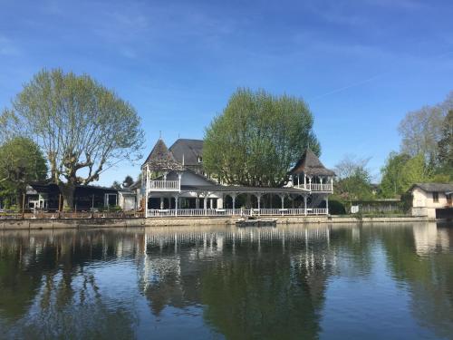 Olivet France Last Minute Discount Code Agoda.com