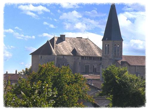 Sainte-Julie France Last Minute Discount Code Agoda.com