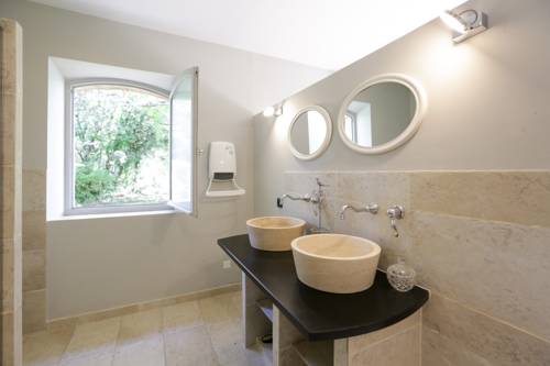 Bonnieux France Last Minute Discount Code Booking.com