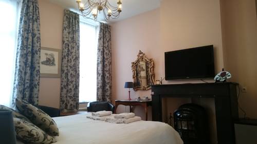 Mann Belgien Last-Minute-Rabattcode Booking.com