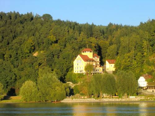 Feldkirchen/Aschach-Donau Austria Last Minute Discount Code Booking.com
