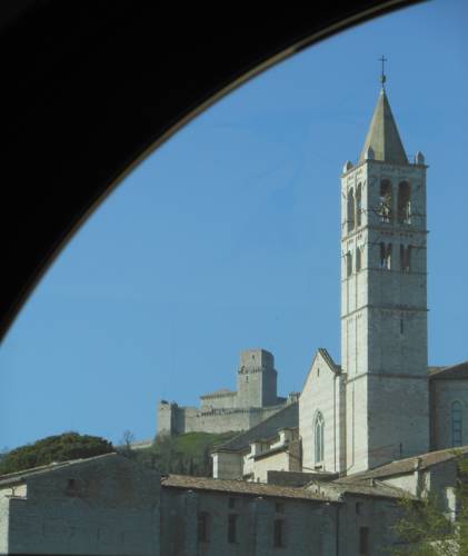 Asís Italia Último Minuto Código de Descuento Booking.com