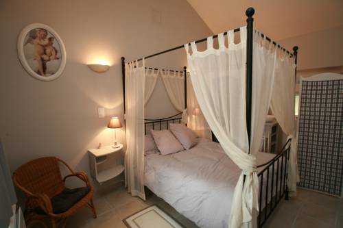 Tresques France Last Minute Discount Code Booking.com
