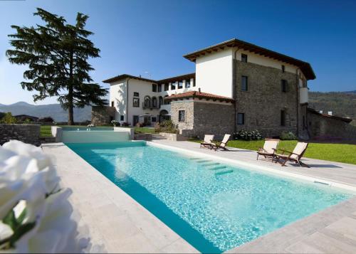 Villongo Italy Last Minute Discount Code Agoda.com
