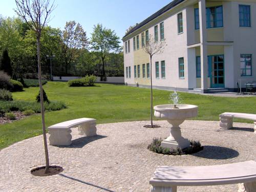Poznan-Komorniki Poland Last Minute Discount Code Booking.com