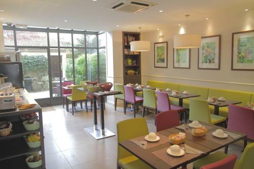 Courbevoie Frankreich Last-Minute-Rabattcode Booking.com