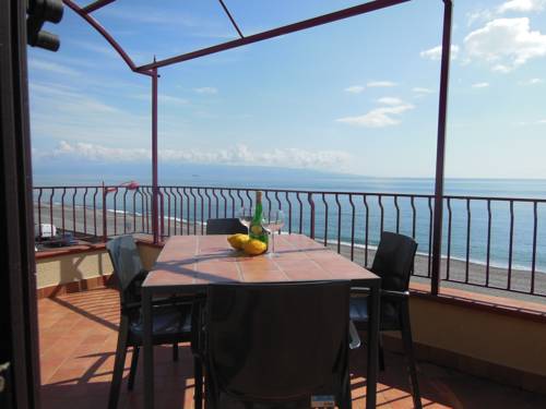 Santa Teresa di Riva Italië Laatste minuut Kortingscode Booking.com