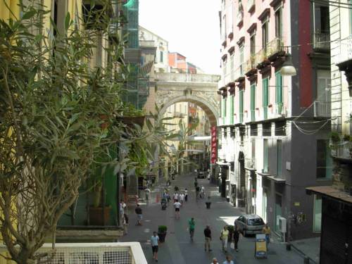 Napoli Italien Last-Minute-Rabattcode Booking.com