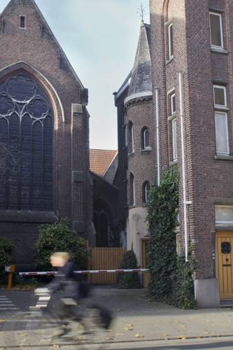 Caballero Bélgica Último Minuto Código de Descuento Booking.com