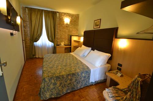 Asís Italia Último Minuto Código de Descuento Booking.com