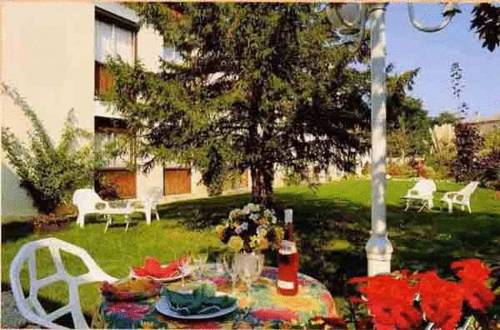 Pont-Evêque France Last Minute Discount Code Booking.com