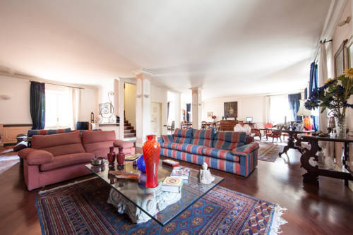 Magenta Italien Last-Minute-Rabattcode Booking.com