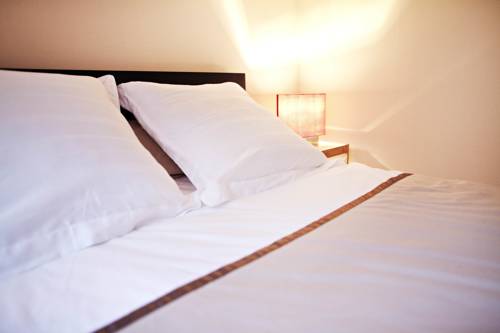 Clermont-Ferrand Frankreich Last-Minute-Rabattcode Booking.com