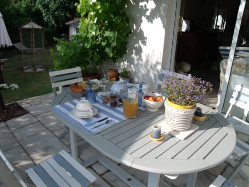 Médis France Last Minute Discount Code Booking.com