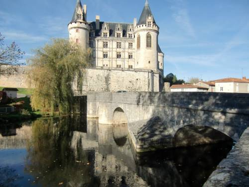 La Rochefoucauld Frankreich Last-Minute-Rabattcode Booking.com