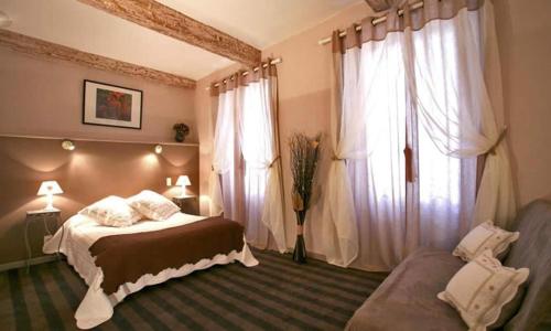 Chateauneuf-du-Pape France Last Minute Discount Code Agoda.com