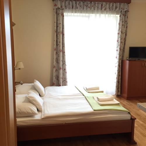 Sárvár Hungría Último Minuto Código de Descuento Booking.com